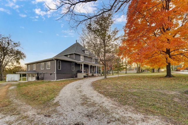 3060 W Ellison Drive, Springfield, MO 65810