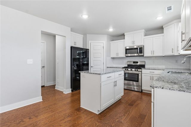 307 Phyllis Farm Road, Prairie Grove, AR 72753