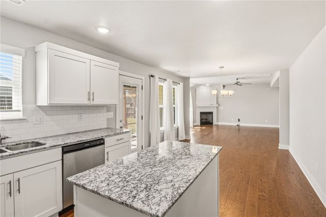 307 Phyllis Farm Road, Prairie Grove, AR 72753