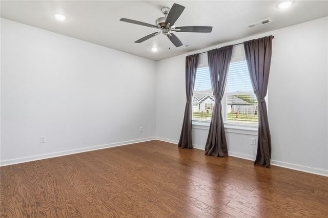 307 Phyllis Farm Road, Prairie Grove, AR 72753