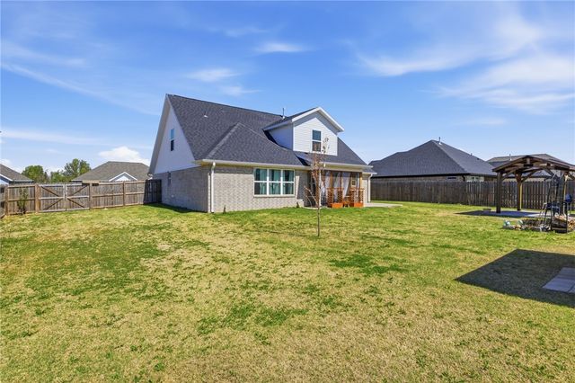 307 Phyllis Farm Road, Prairie Grove, AR 72753