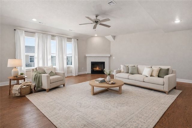 307 Phyllis Farm Road, Prairie Grove, AR 72753