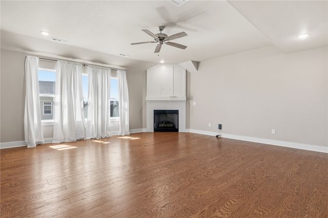 307 Phyllis Farm Road, Prairie Grove, AR 72753