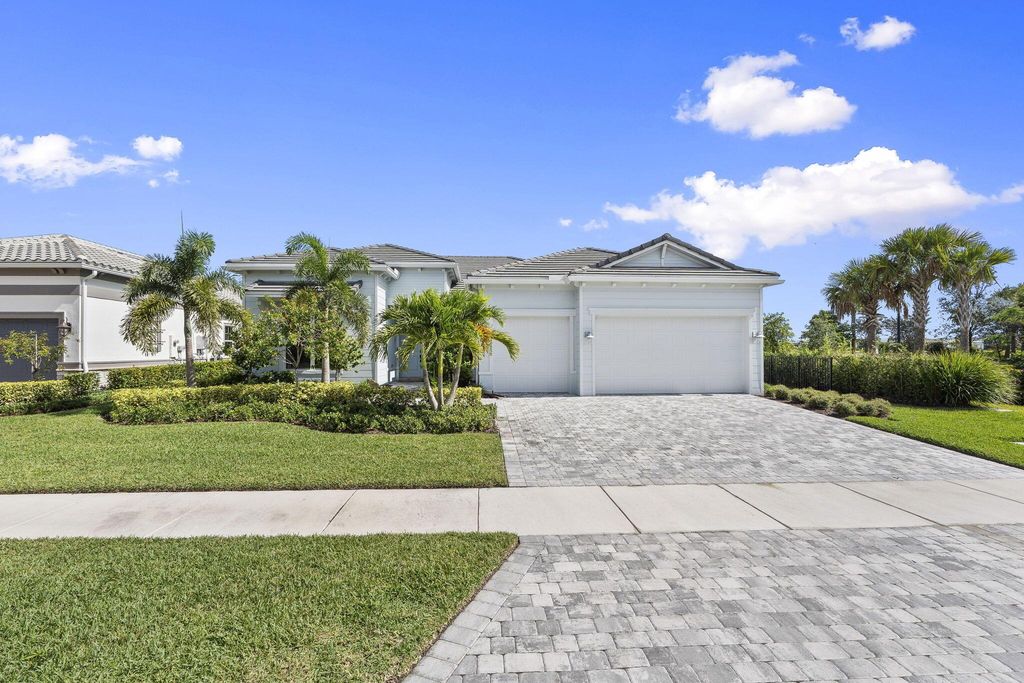 10888 Stellar Circle, Palm Beach Gardens, FL 33412