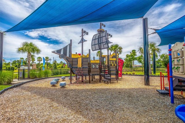 5718 LOS ROBLES COURT, Palmetto, FL 34221