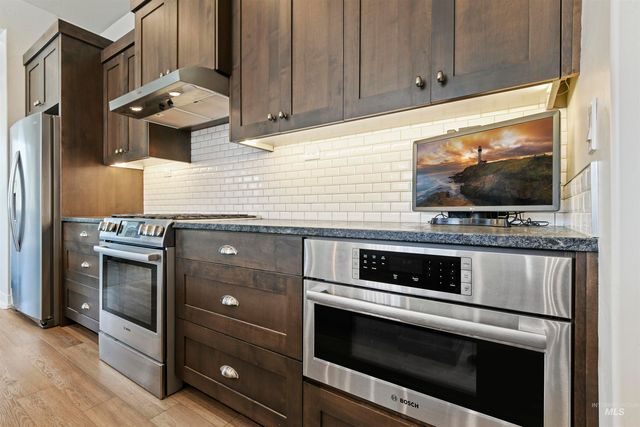 6164 N Winward Ln, Meridian, ID 83646