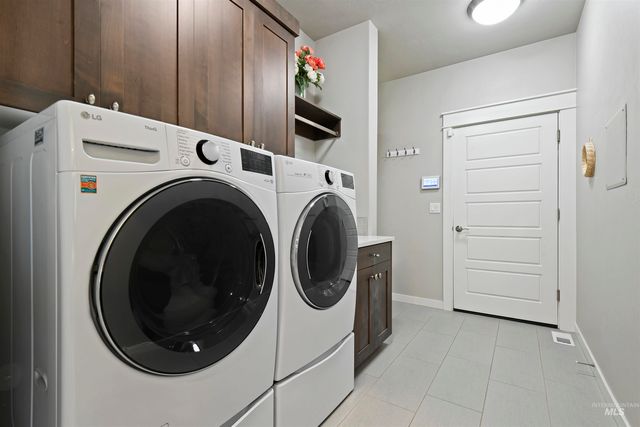 6164 N Winward Ln, Meridian, ID 83646