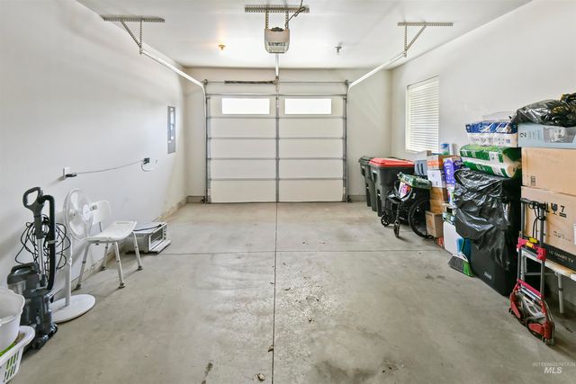 6164 N Winward Ln, Meridian, ID 83646