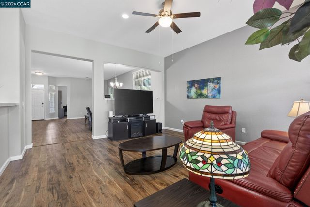 1528 Katy Way, Brentwood, CA 94513