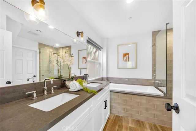 3822 Clayton Avenue, Los Angeles, CA 90027
