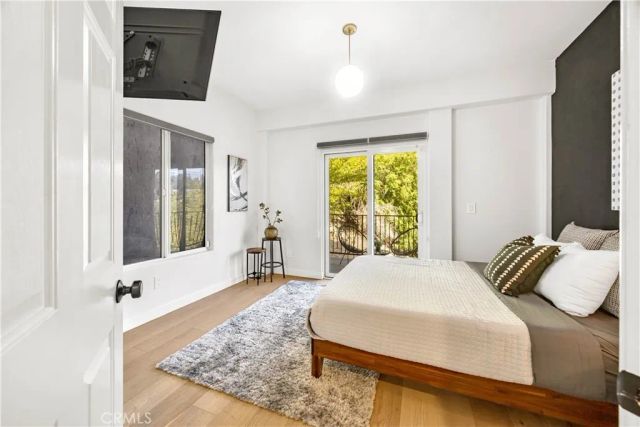 3822 Clayton Avenue, Los Angeles, CA 90027