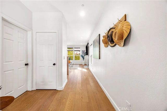 3822 Clayton Avenue, Los Angeles, CA 90027