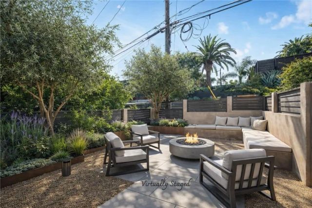 3822 Clayton Avenue, Los Angeles, CA 90027