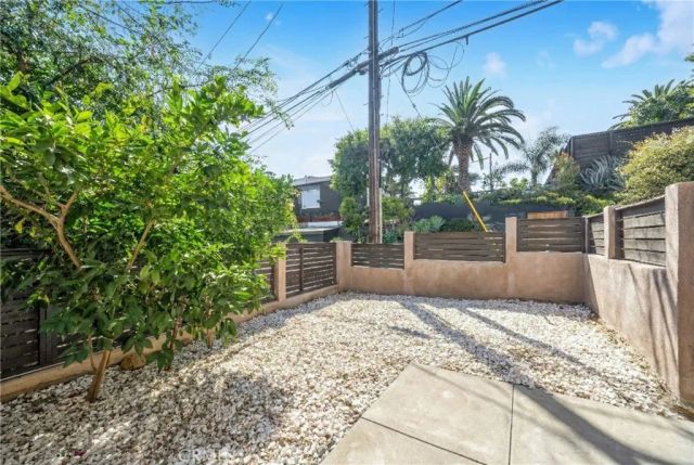 3822 Clayton Avenue, Los Angeles, CA 90027