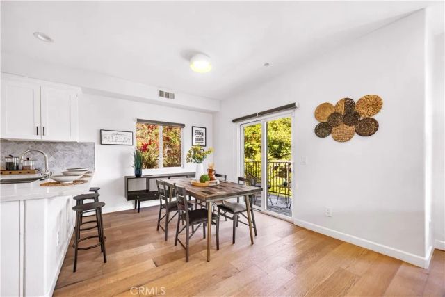 3822 Clayton Avenue, Los Angeles, CA 90027