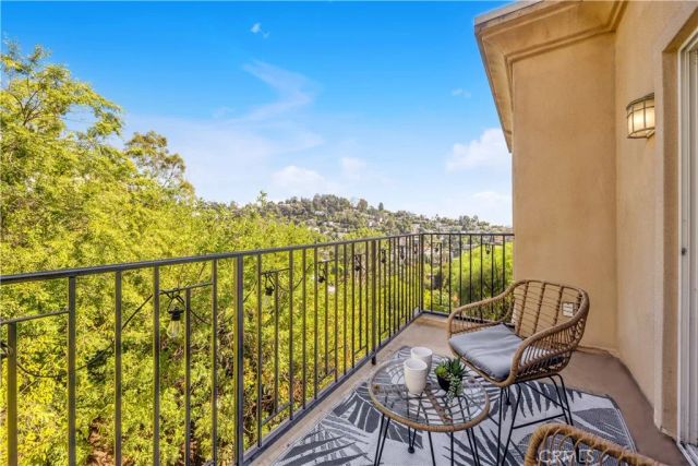 3822 Clayton Avenue, Los Angeles, CA 90027