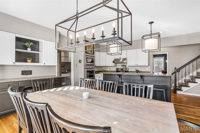 17104 Hillcrest Field Court, Chesterfield, MO 63005