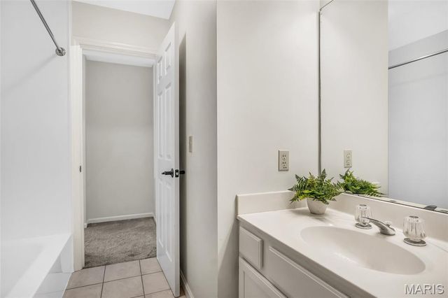 17104 Hillcrest Field Court, Chesterfield, MO 63005