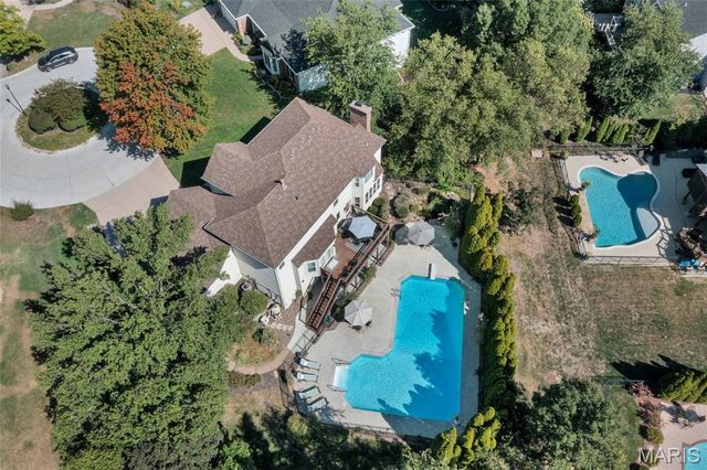 17104 Hillcrest Field Court, Chesterfield, MO 63005