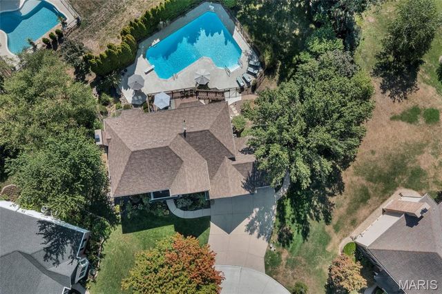 17104 Hillcrest Field Court, Chesterfield, MO 63005