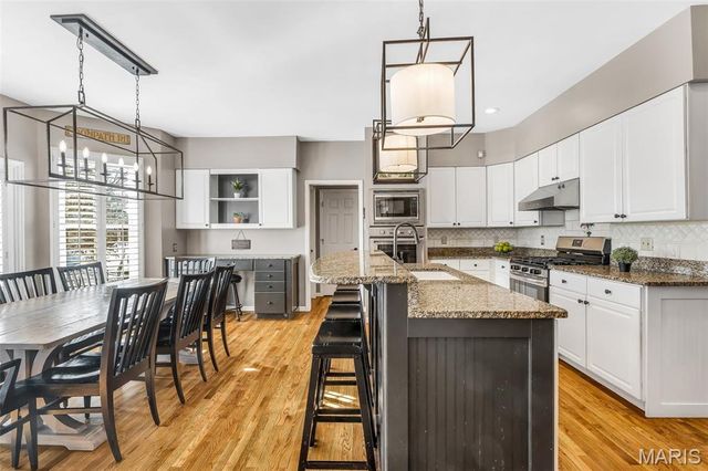 17104 Hillcrest Field Court, Chesterfield, MO 63005