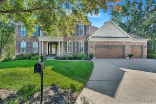 17104 Hillcrest Field Court, Chesterfield, MO 63005