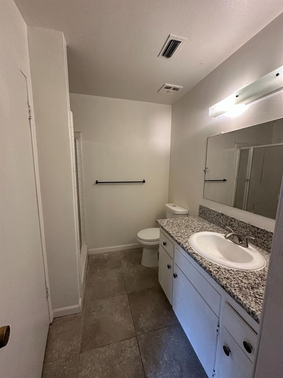 Image 14 of property listing at 1108 Pierce Drive # 102, Clovis, CA 93612