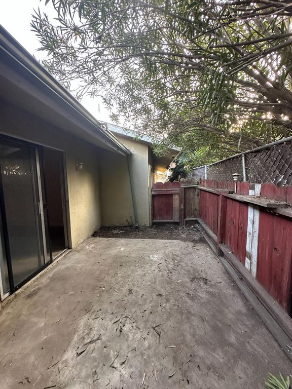 Image 17 of property listing at 1108 Pierce Drive # 102, Clovis, CA 93612