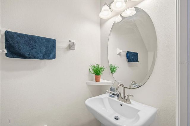 11008 BLACK SWAN COURT, Seffner, FL 33584