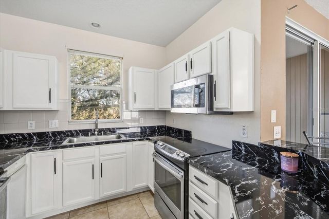 11008 BLACK SWAN COURT, Seffner, FL 33584