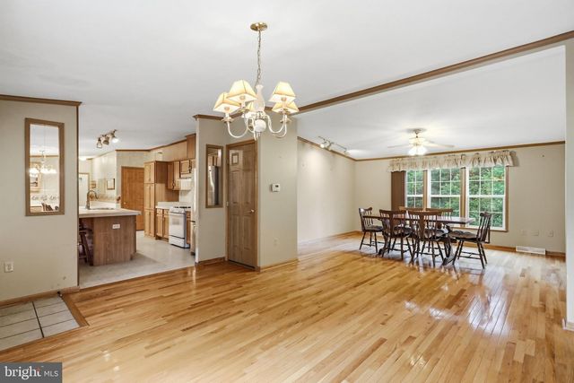 136 SNOOKS LN, Martinsburg, WV 25405