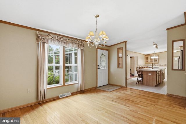 136 SNOOKS LN, Martinsburg, WV 25405