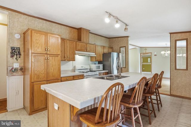 136 SNOOKS LN, Martinsburg, WV 25405