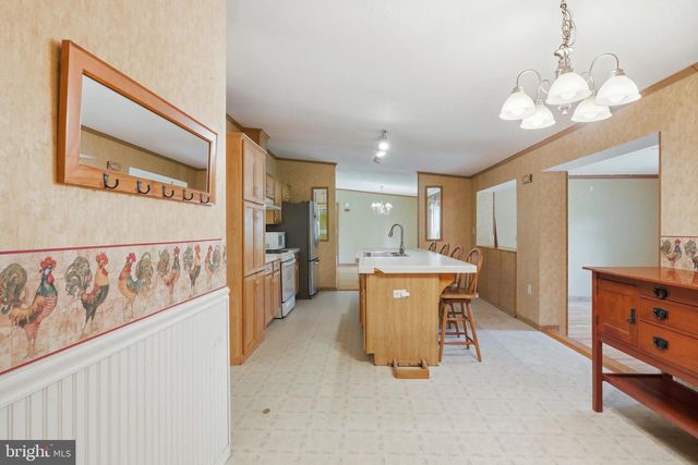 136 SNOOKS LN, Martinsburg, WV 25405