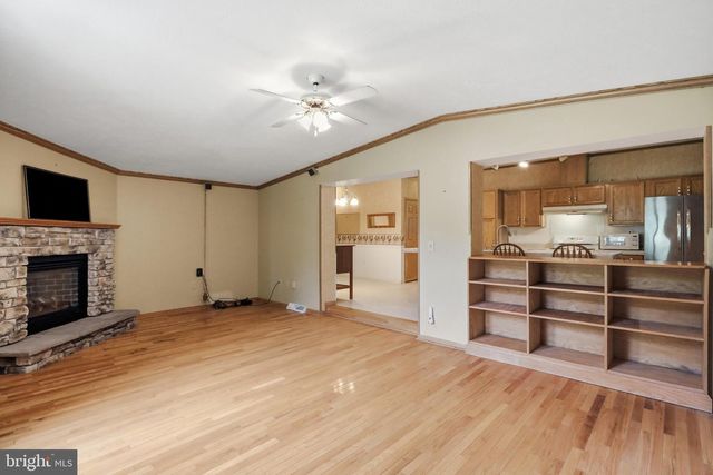 136 SNOOKS LN, Martinsburg, WV 25405