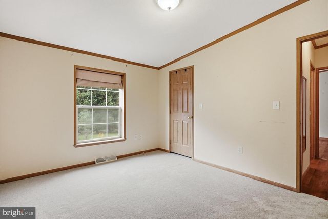 136 SNOOKS LN, Martinsburg, WV 25405
