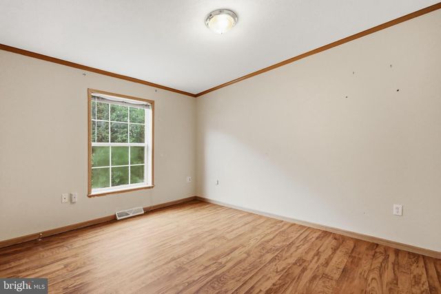 136 SNOOKS LN, Martinsburg, WV 25405