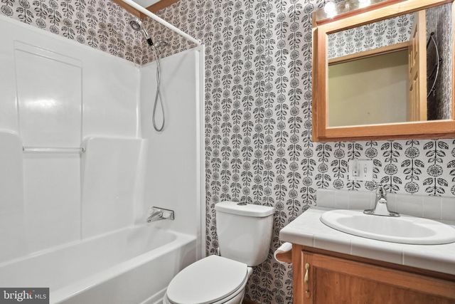 136 SNOOKS LN, Martinsburg, WV 25405