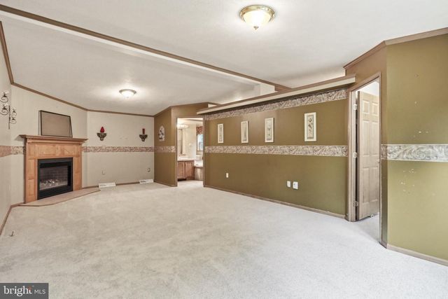 136 SNOOKS LN, Martinsburg, WV 25405