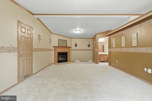 136 SNOOKS LN, Martinsburg, WV 25405