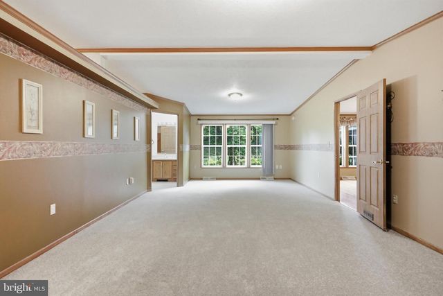 136 SNOOKS LN, Martinsburg, WV 25405