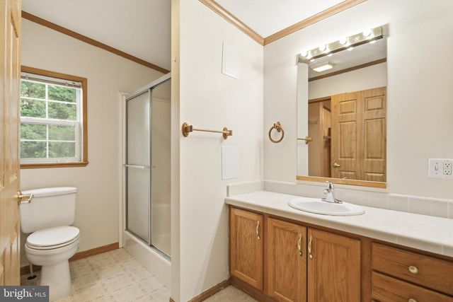 136 SNOOKS LN, Martinsburg, WV 25405