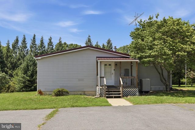 136 SNOOKS LN, Martinsburg, WV 25405