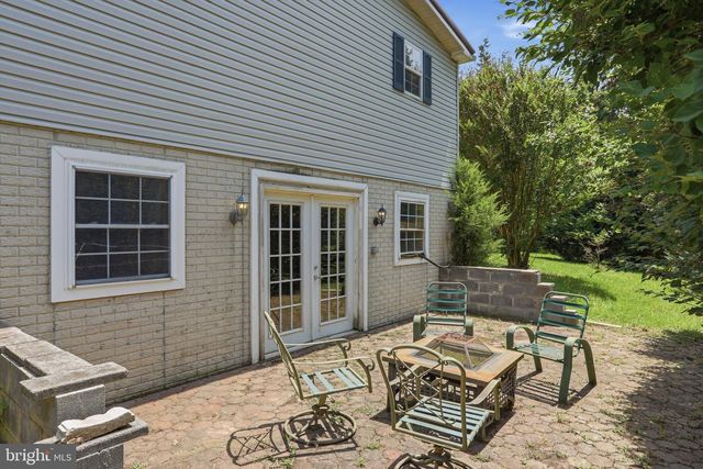 136 SNOOKS LN, Martinsburg, WV 25405