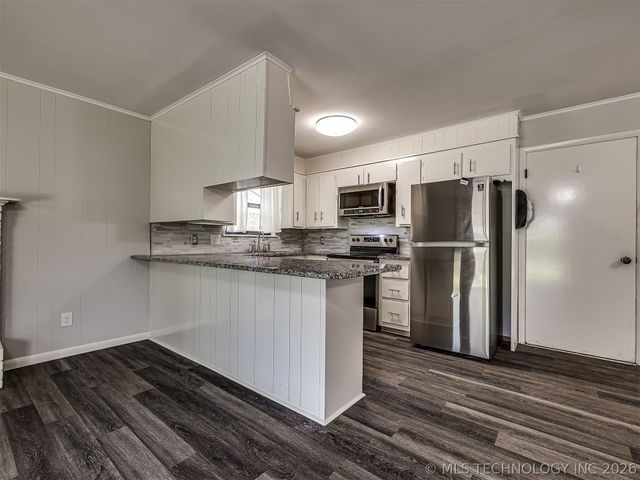 2314 S Hickory Avenue, Broken Arrow, OK 74012