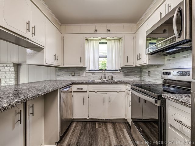 2314 S Hickory Avenue, Broken Arrow, OK 74012