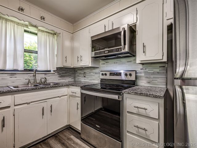 2314 S Hickory Avenue, Broken Arrow, OK 74012