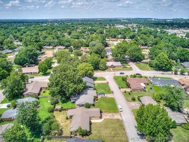 2314 S Hickory Avenue, Broken Arrow, OK 74012