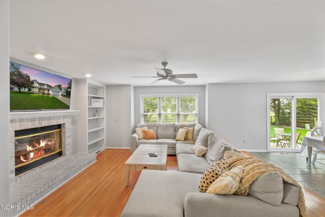 8127 Silverstone Drive, Waterville, OH 43566