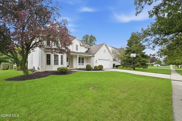8127 Silverstone Drive, Waterville, OH 43566
